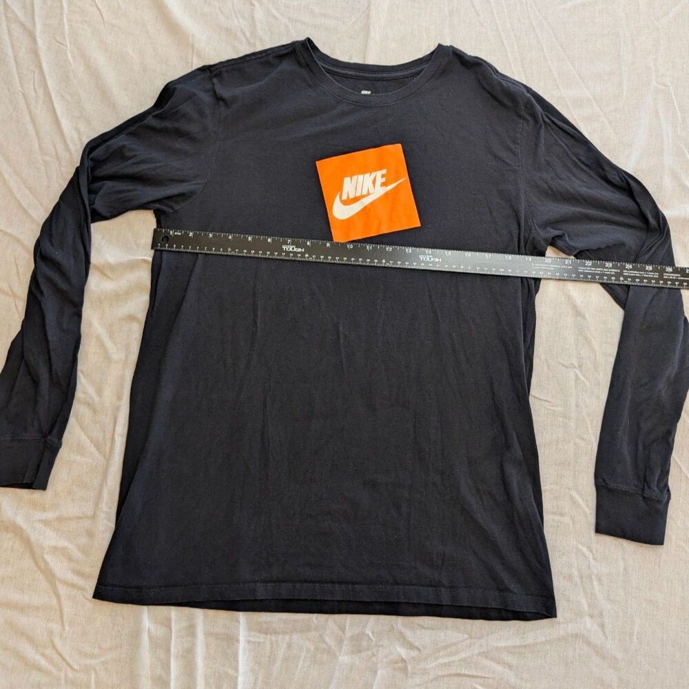 Nike long sleeve shirt  “The Nike tee”  Orange Box